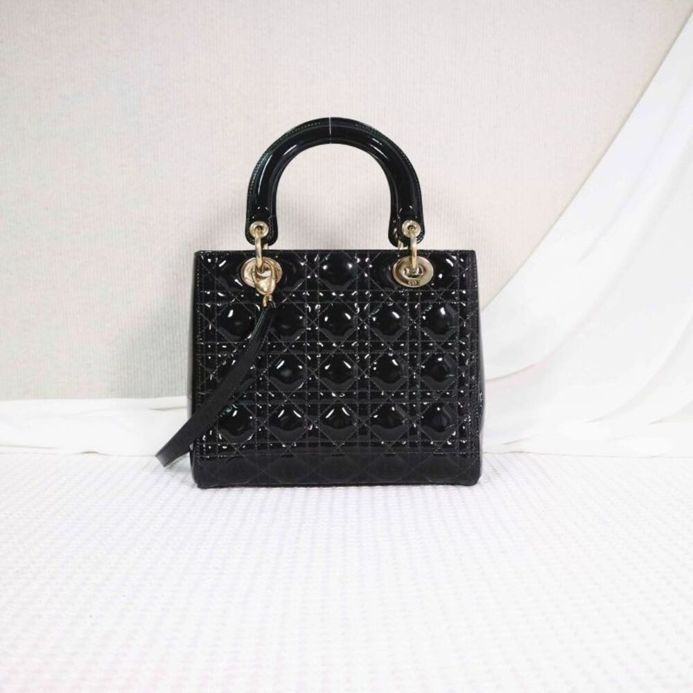 Dior Women Pre-Loved Bag Very Good Condition - Picture 2 of 9